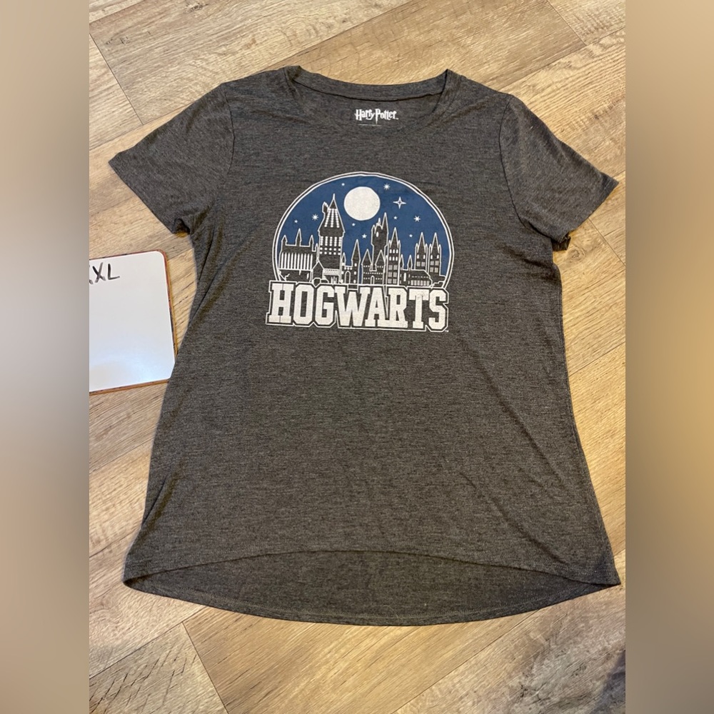 XXL Hogwarts Tee High-Low Harry Potter